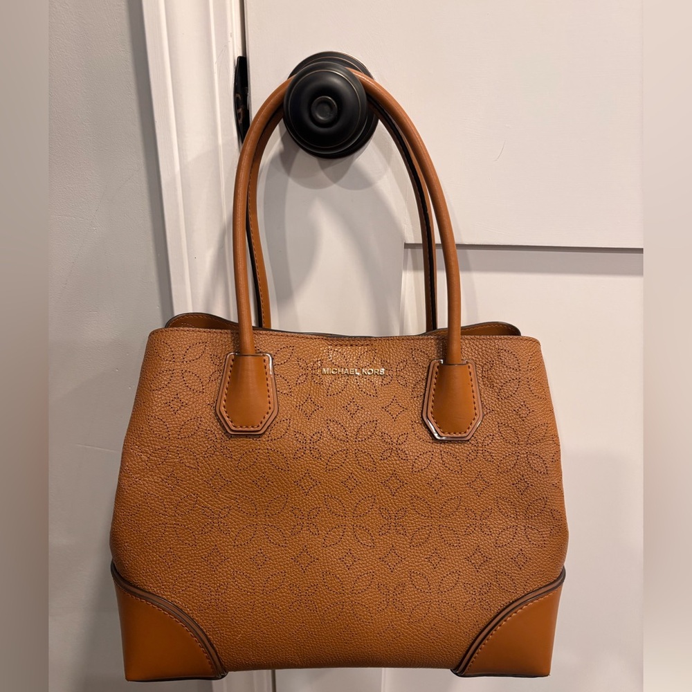 Michael Kors Gallery Shoulder Bag